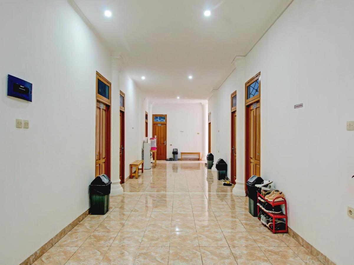 Super Oyo 90224 Palembang Residence Exterior photo